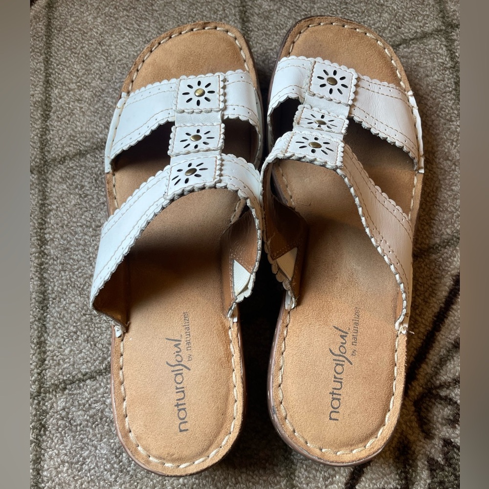 Naturalizer Natural Soul Leather Sandals Slides White Size 8.5 Medium - Picture 3 of 5
